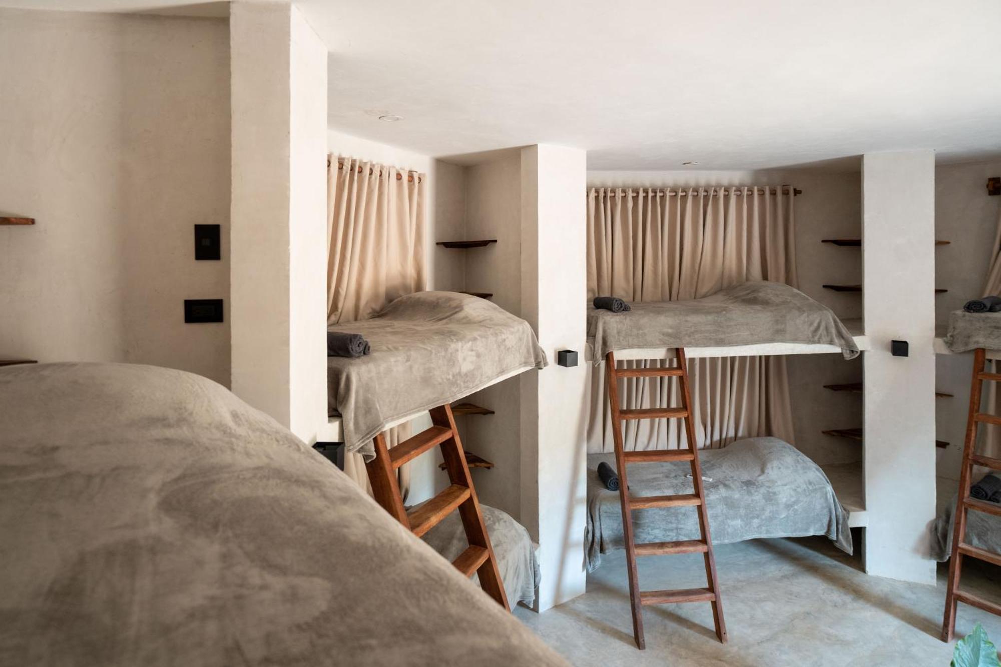 Leisy'S Garden Hostel & Rooms Samana Εξωτερικό φωτογραφία