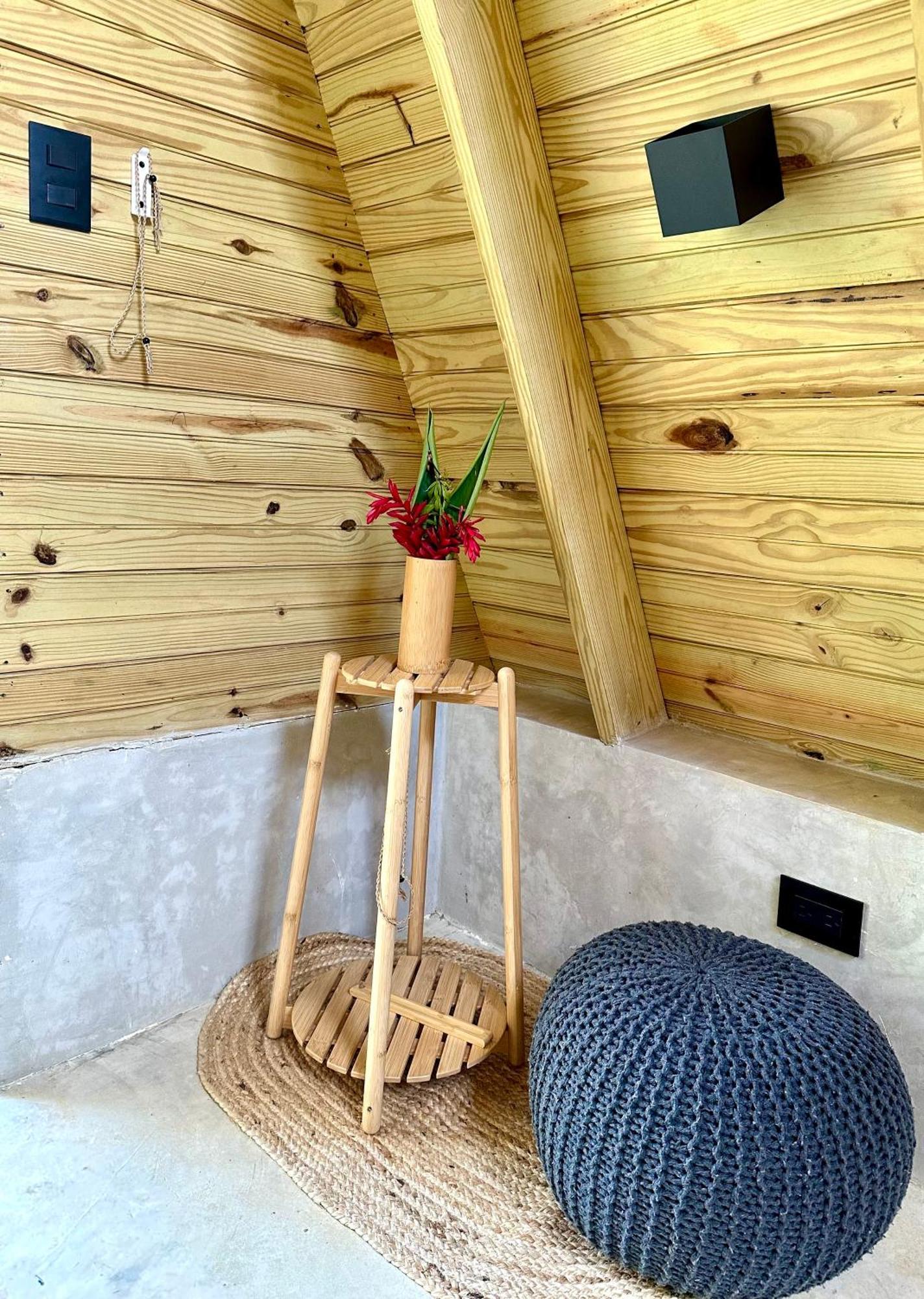 Leisy'S Garden Hostel & Rooms Samana Εξωτερικό φωτογραφία