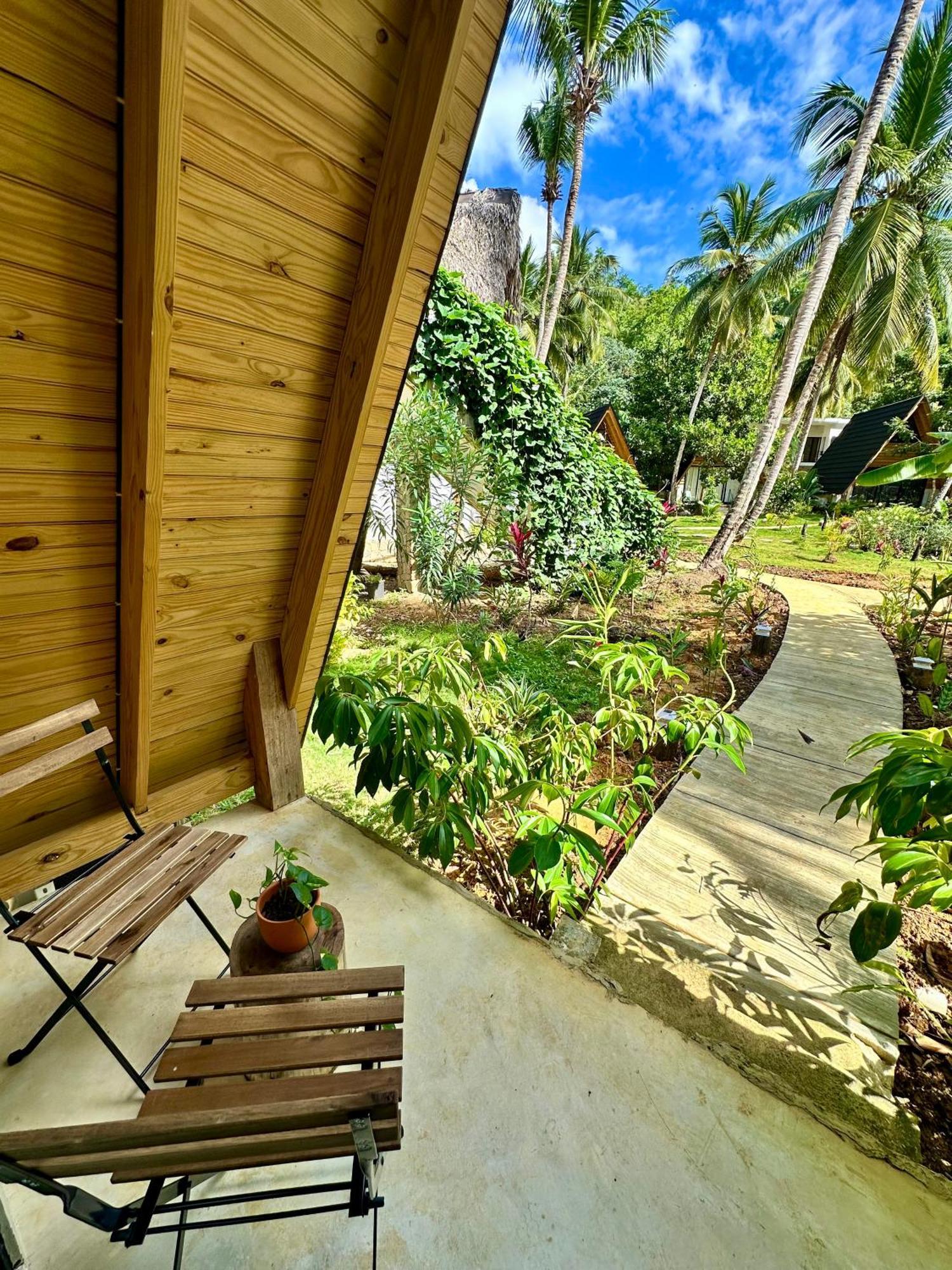 Leisy'S Garden Hostel & Rooms Samana Εξωτερικό φωτογραφία